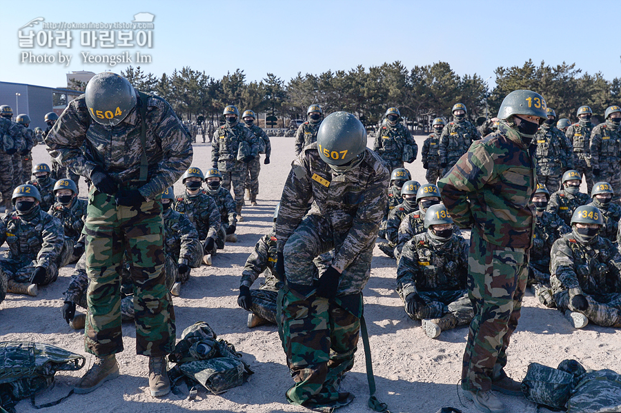 해병대 신병 1265기 1교육대 3주차 화생방 35_6964.jpg