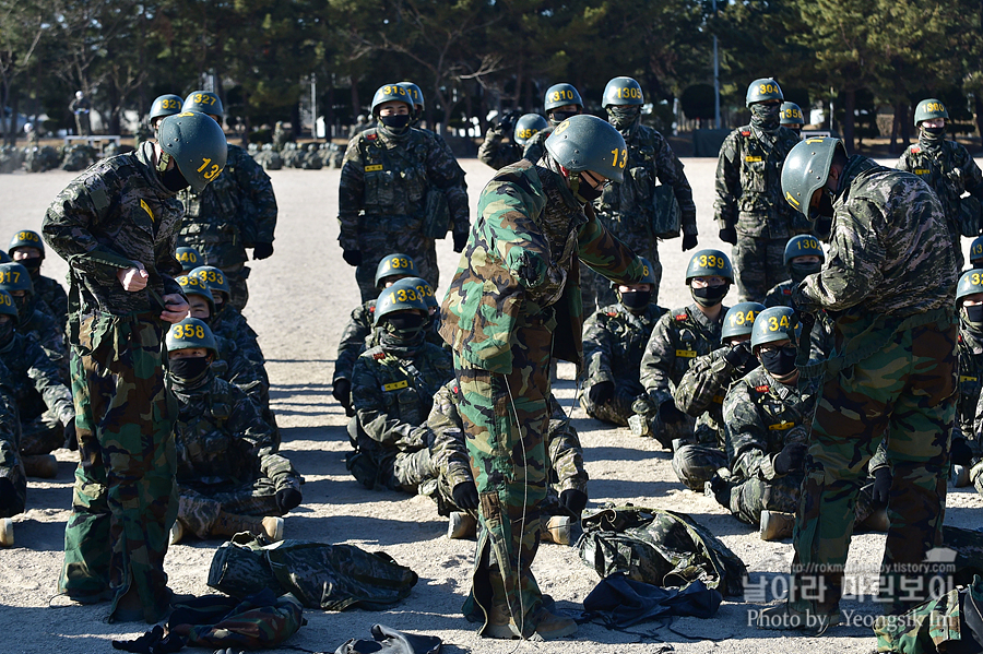 해병대 신병 1265기 1교육대 3주차 화생방 35_8214.jpg