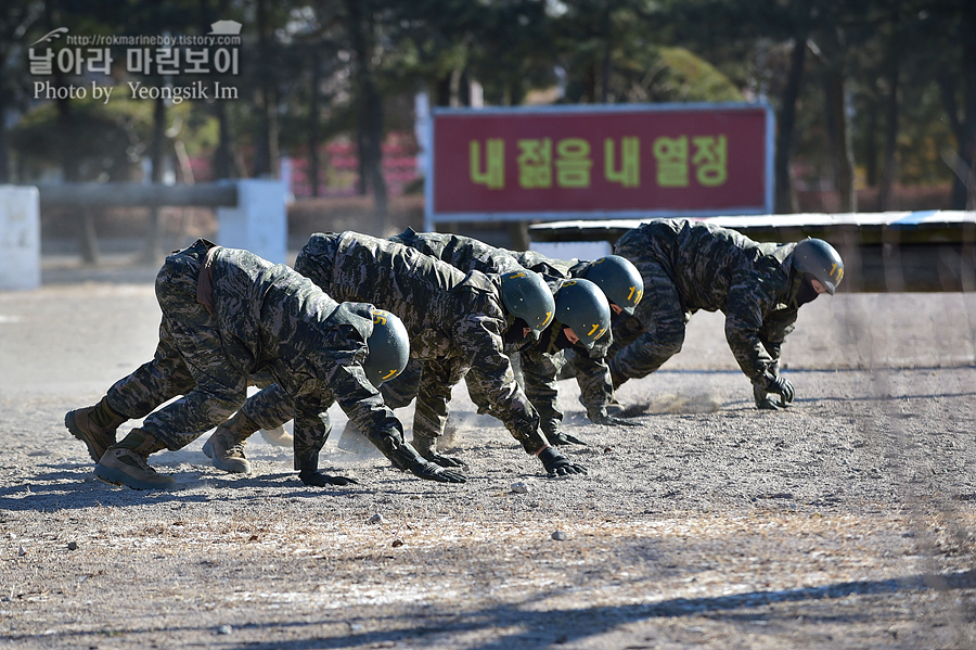 해병대 신병 1265기 1교육대 3주차 참호목봉_8825.jpg