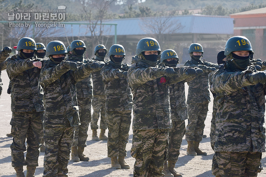 해병대 신병 1265기 1교육대 3주차 참호목봉_8876.jpg