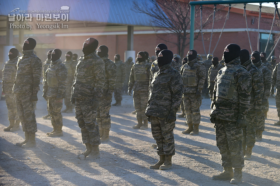 해병대 신병 1265기 1교육대 3주차 참호목봉_9182.jpg