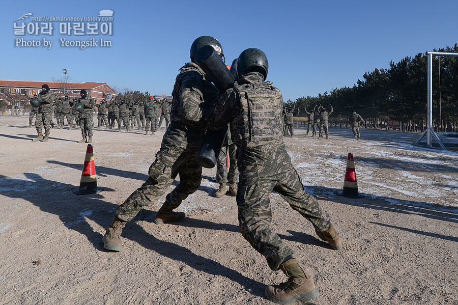 해병대 신병 1265기 1교육대 3주차 참호목봉_8691.jpg