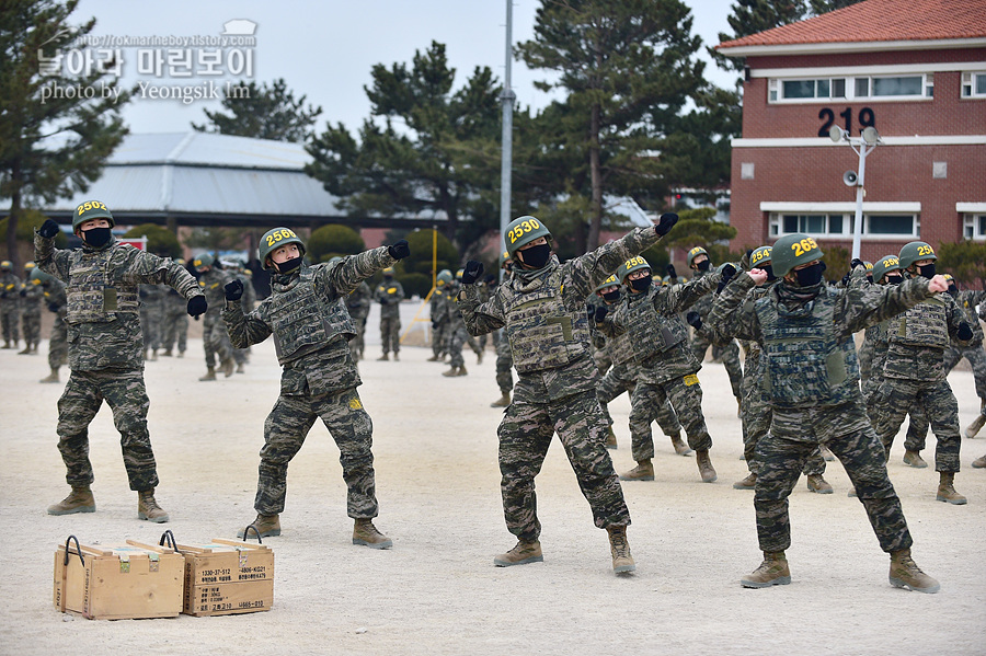 해병대 신병 1265기 2교육대 4주차 수류탄투척_0165.jpg