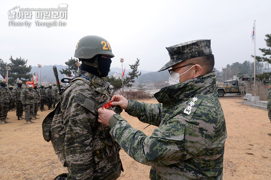 해병대 신병 1265기 2교육대 극기주 빨간명찰수여식_7541.jpg