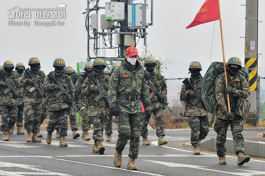 해병대 신병 1265기 1교육대 극기주 빨간명찰수여식_1218.jpg