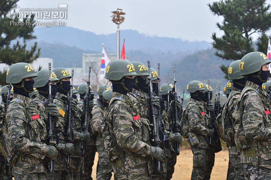 해병대 신병 1265기 2교육대 극기주 빨간명찰수여식_7591.jpg