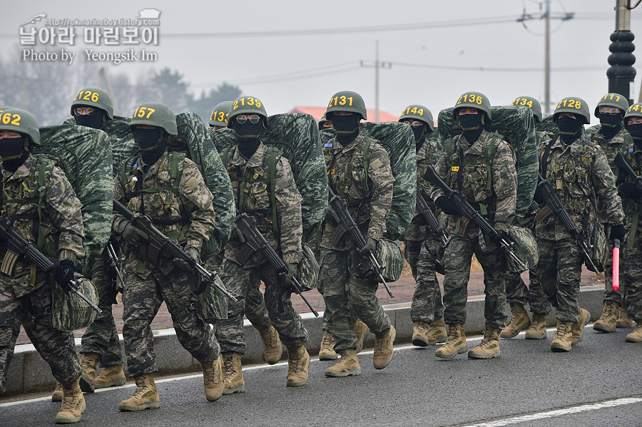 해병대 신병 1265기 2교육대 극기주 빨간명찰수여식_1294.jpg