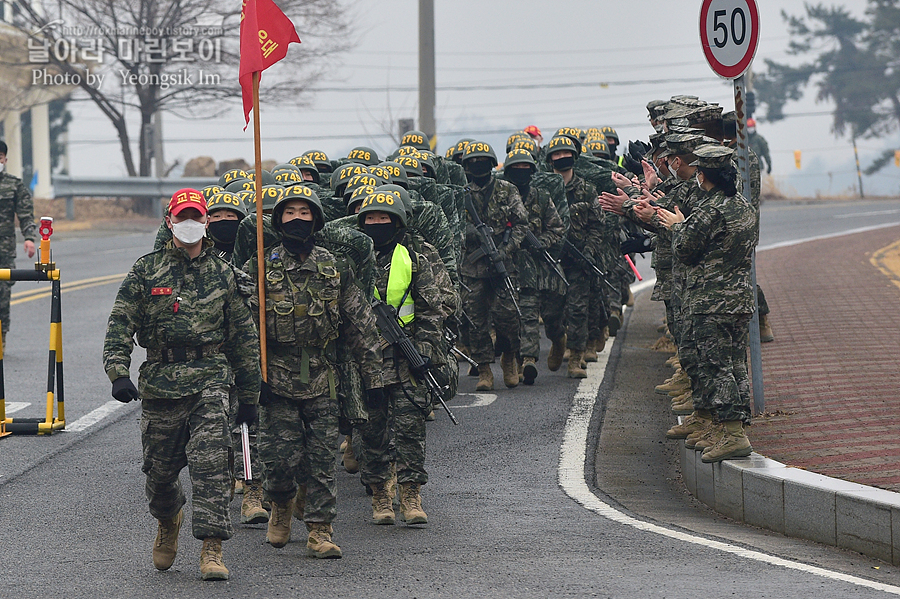 해병대 신병 1265기 2교육대 극기주 빨간명찰수여식_1312.jpg