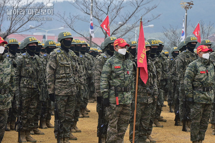 해병대 신병 1265기 2교육대 극기주 빨간명찰수여식_1390.jpg