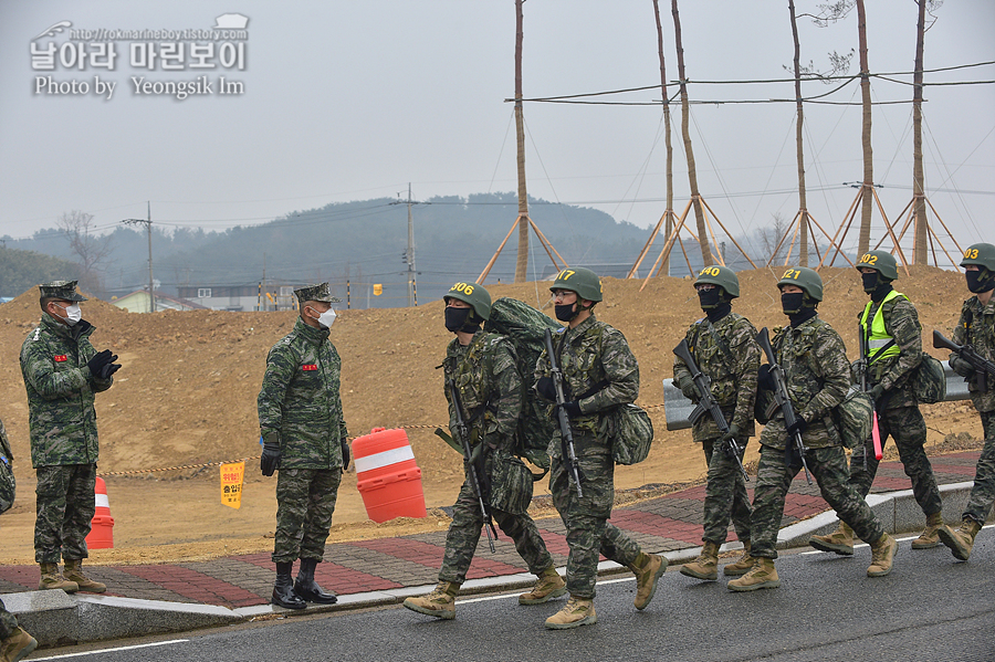 해병대 신병 1265기 2교육대 극기주 빨간명찰수여식_1308.jpg