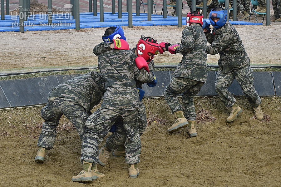 신병 1265기 2교육대 6주차 격투봉 참호격투 목봉_1517.jpg