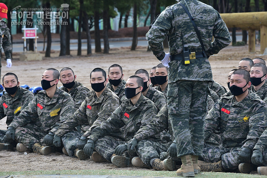 신병 1265기 2교육대 6주차 격투봉 참호격투 목봉_1645.jpg