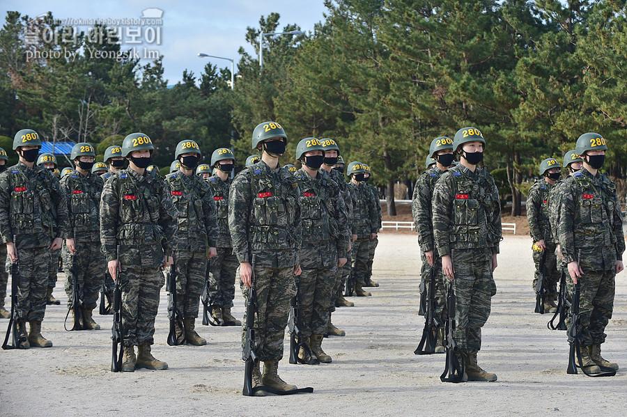 신병 1265기 2교육대 6주차 격투봉 참호격투 목봉_7606.jpg