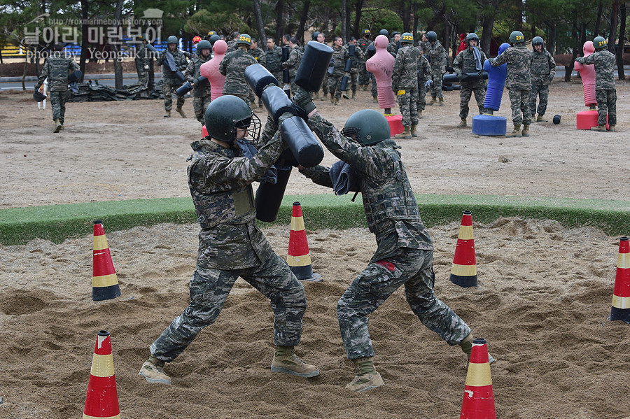 신병 1265기 2교육대 6주차 격투봉 참호격투 목봉_1797.jpg