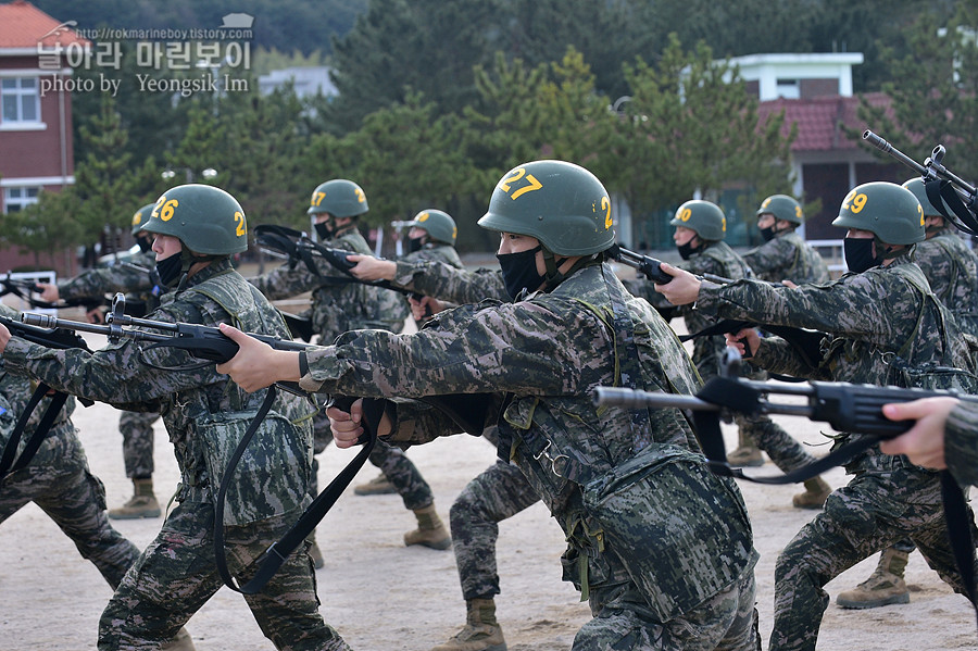 신병 1265기 2교육대 6주차 격투봉 참호격투 목봉_7629.jpg