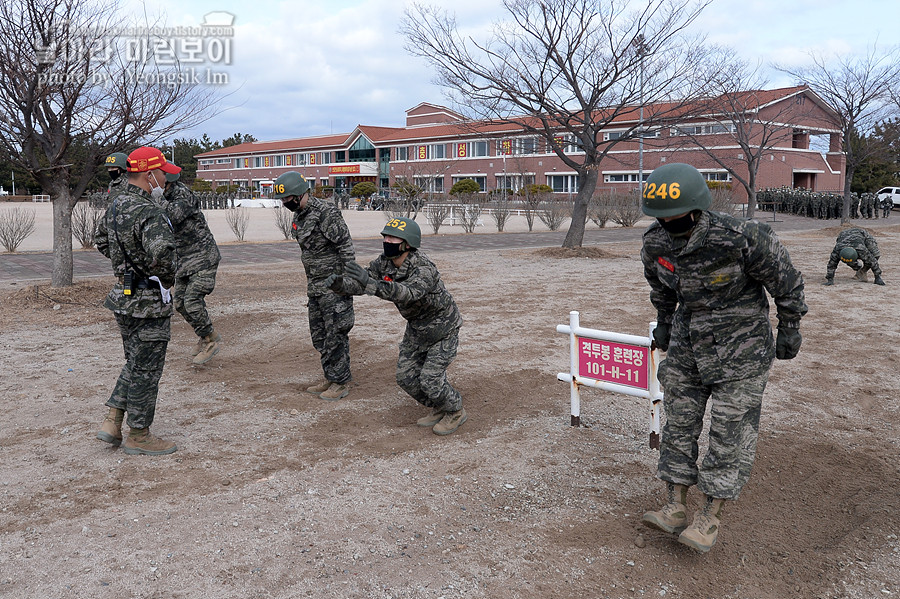 신병 1265기 2교육대 6주차 격투봉 참호격투 목봉_1514.jpg