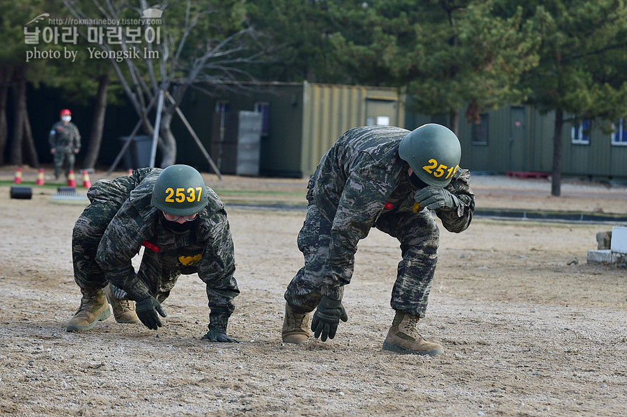 신병 1265기 2교육대 6주차 격투봉 참호격투 목봉_1513.jpg