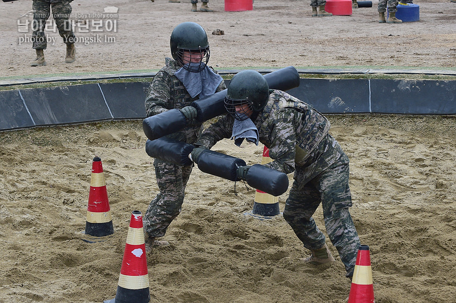 신병 1265기 2교육대 6주차 격투봉 참호격투 목봉_1773.jpg