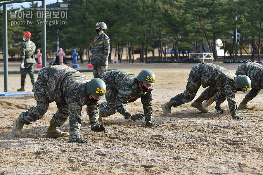 신병 1265기 2교육대 6주차 격투봉 참호격투 목봉_1549.jpg