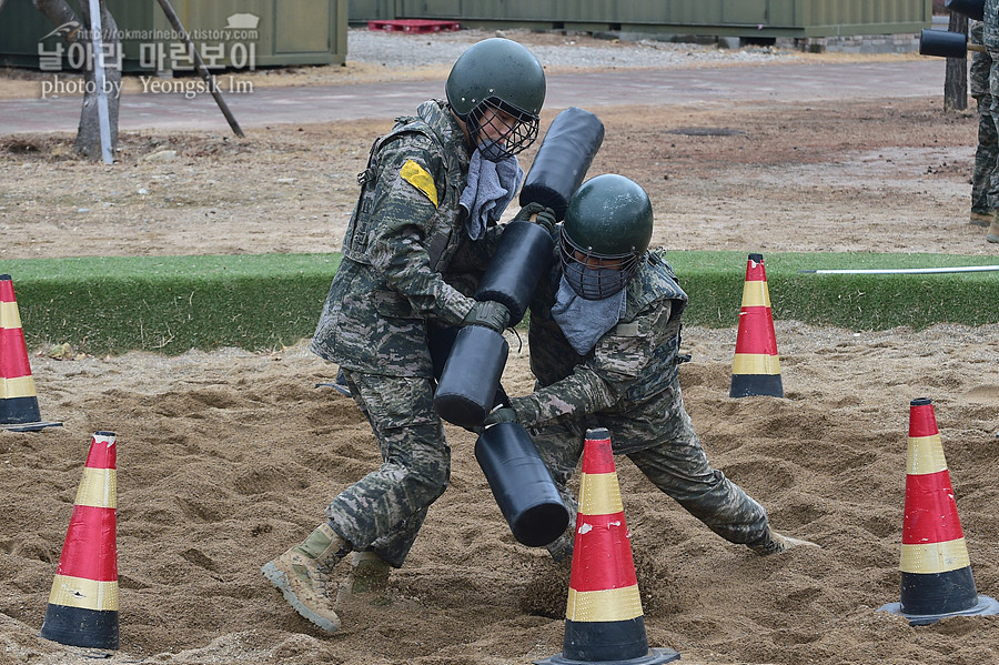 신병 1265기 2교육대 6주차 격투봉 참호격투 목봉_1793.jpg