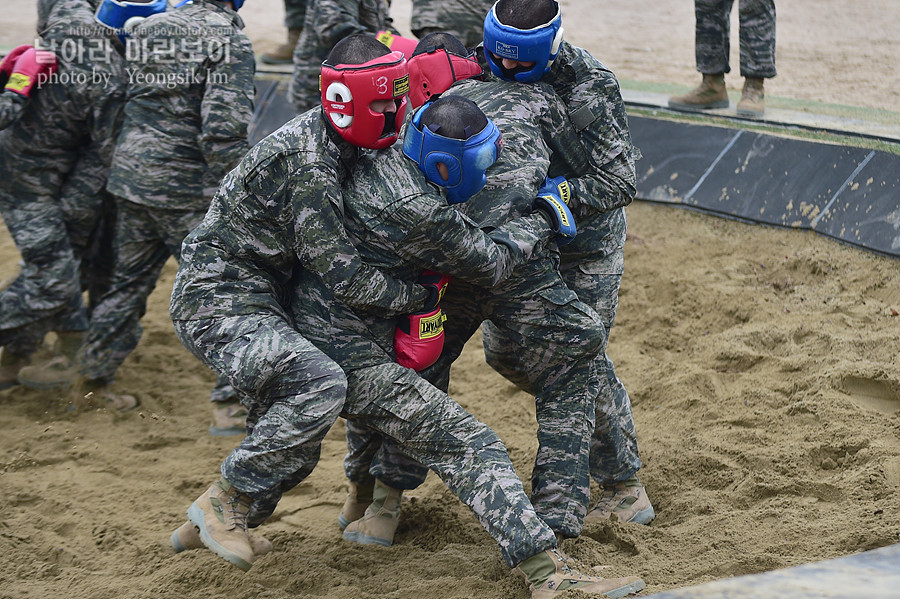 신병 1265기 2교육대 6주차 격투봉 참호격투 목봉_1748.jpg