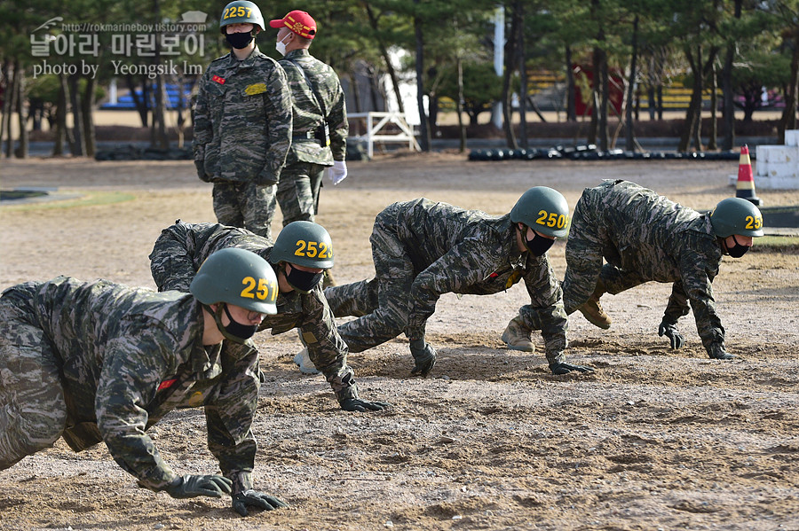 신병 1265기 2교육대 6주차 격투봉 참호격투 목봉_1535.jpg