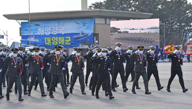 129기 해군·해병대 학사사관 임관.jpg