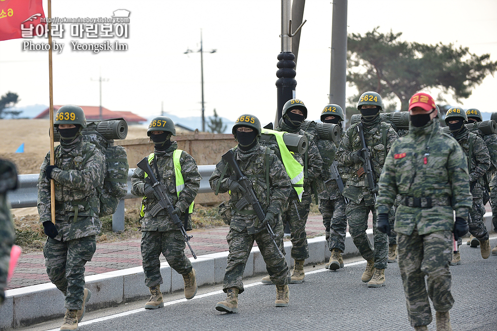 해병대 신병 1264기 5교육대 빨간명찰수여식_4912.jpg