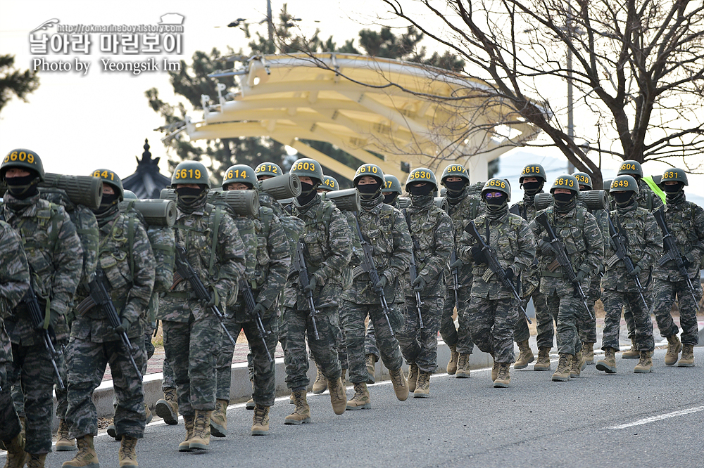 해병대 신병 1264기 5교육대 빨간명찰수여식_4917.jpg