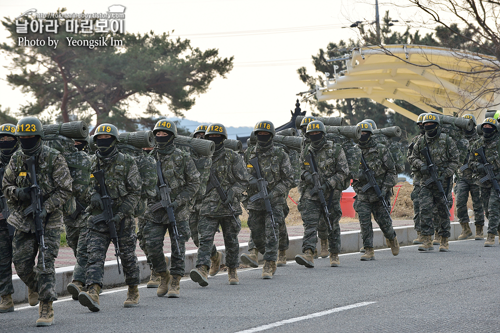 해병대 신병 1264기 3교육대 빨간명찰수여식_4936.jpg