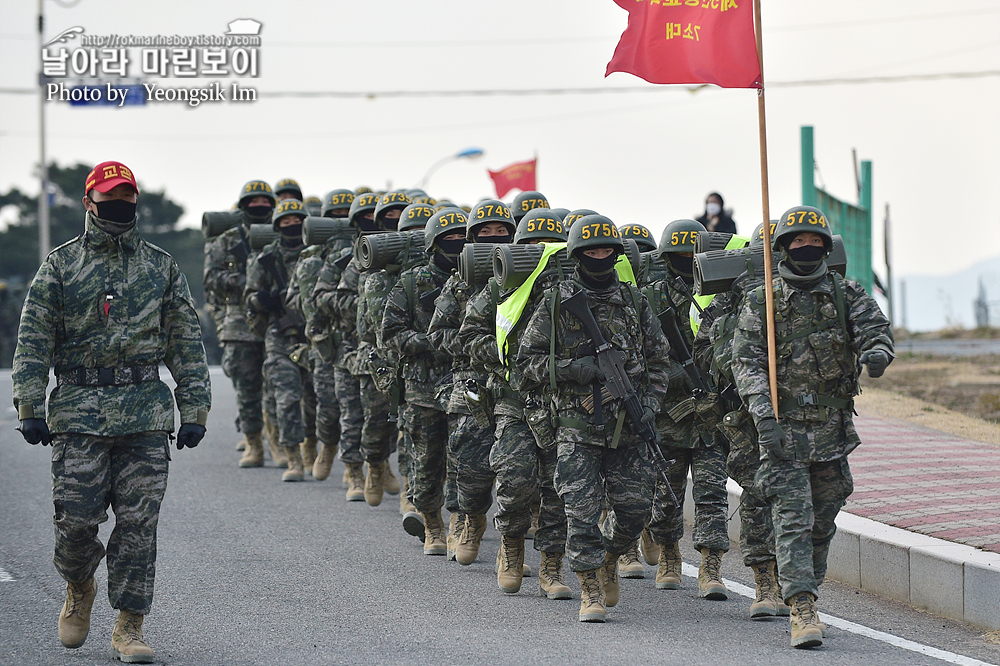 해병대 신병 1264기 5교육대 빨간명찰수여식_4907.jpg