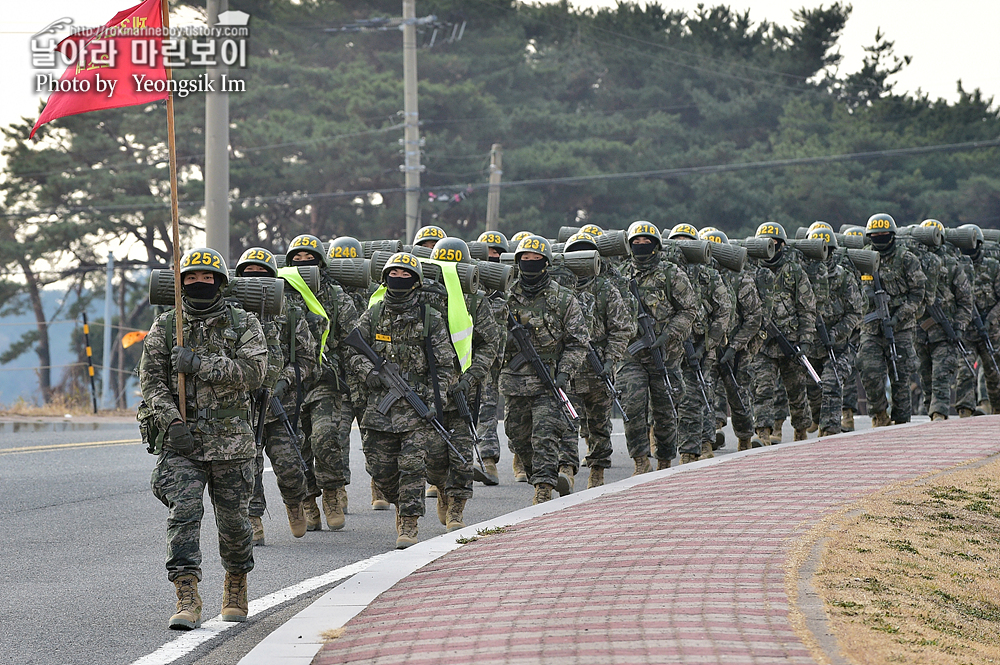 해병대 신병 1264기 3교육대 빨간명찰수여식_4932.jpg