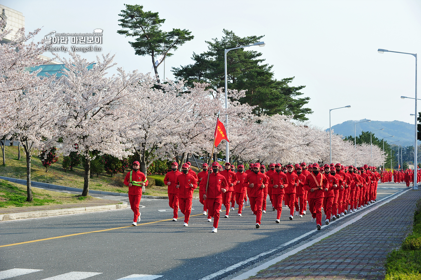 해병대 신병 1256기 3교육대 구보_1947.jpg