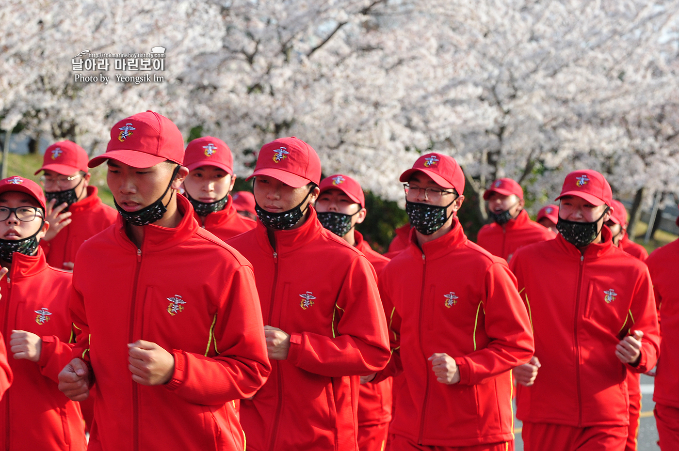 해병대 신병 1256기 3교육대 구보_1972.jpg