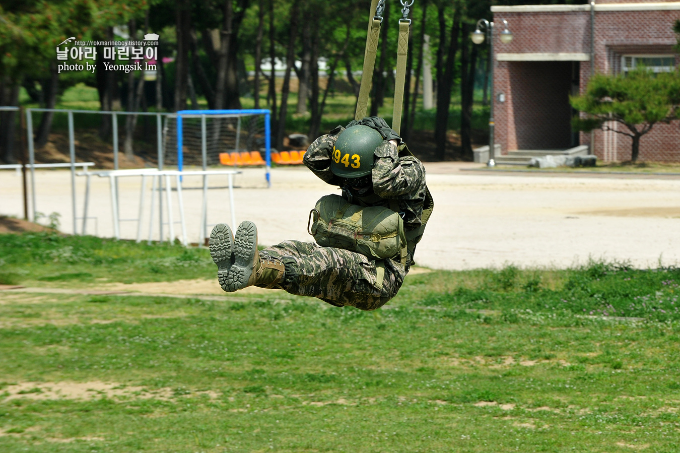 해병대 신병 1257기 2교육대 3주차 공수기초 9_0375.jpg