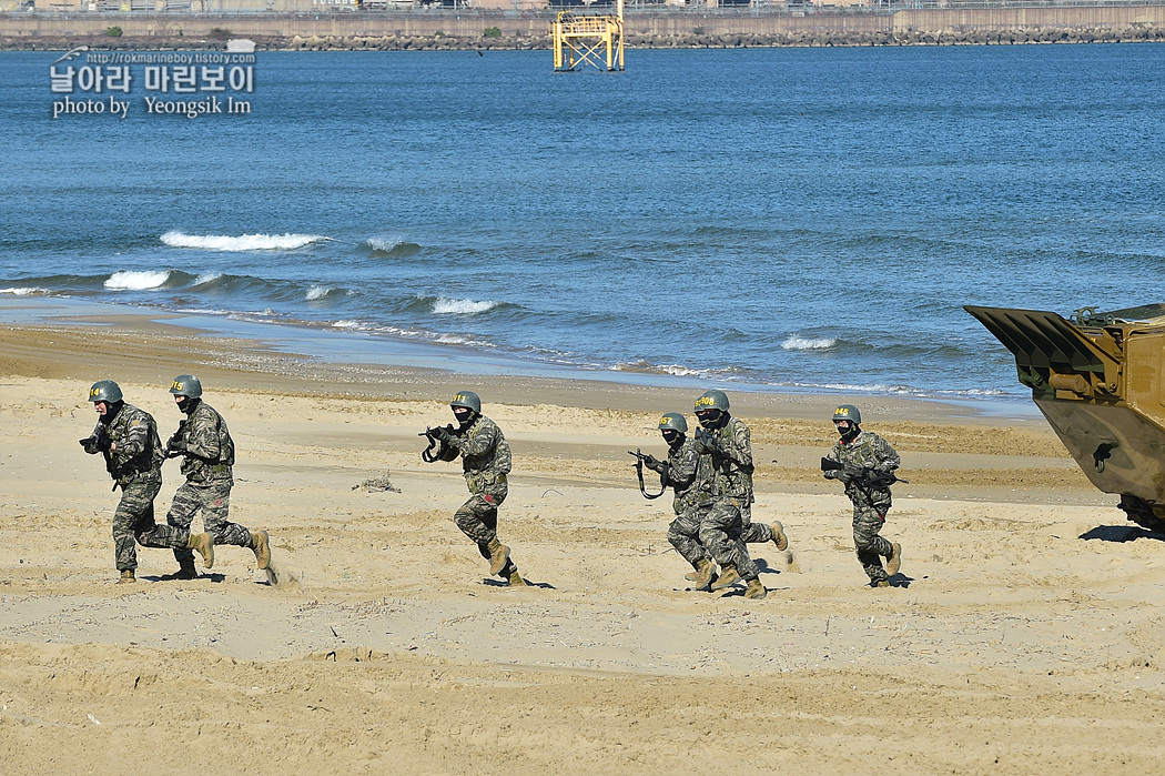 해병대 신병 1263기 6주차 상륙돌격장갑차_8173.jpg