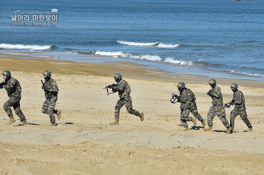 해병대 신병 1263기 6주차 상륙돌격장갑차_8174.jpg