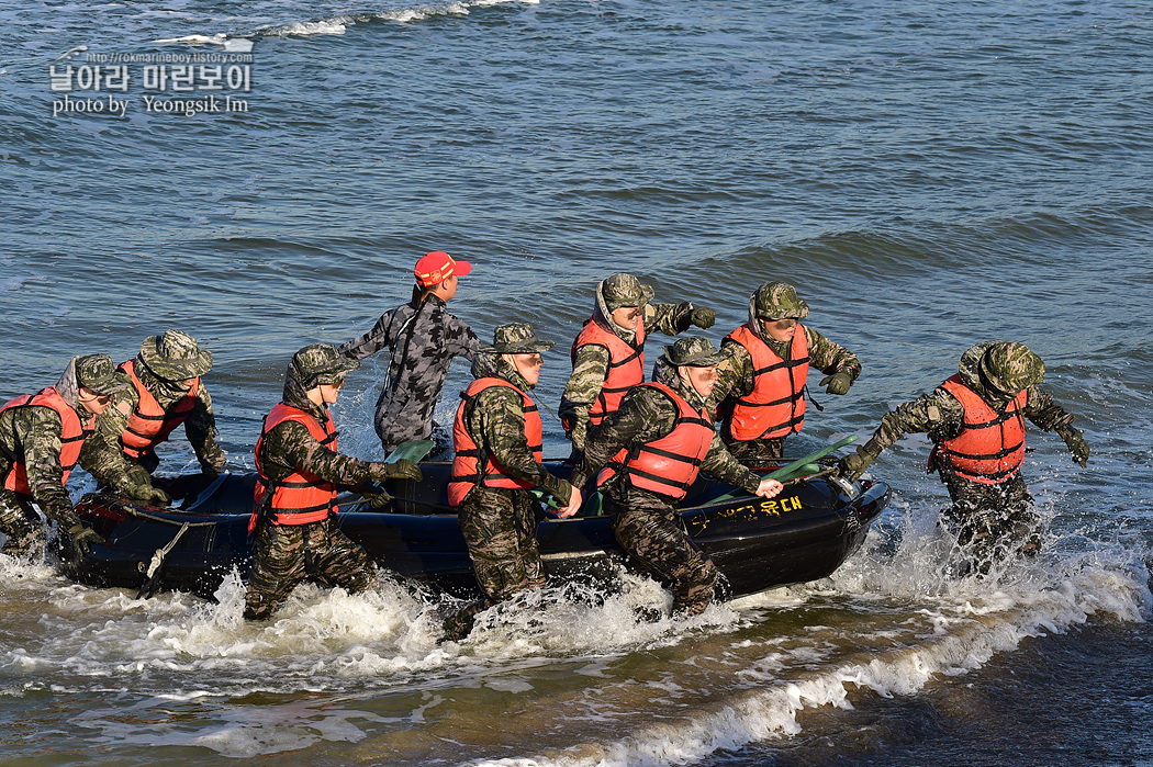 해병대 신병 1263기 1교육대 해상돌격훈련_8464.jpg