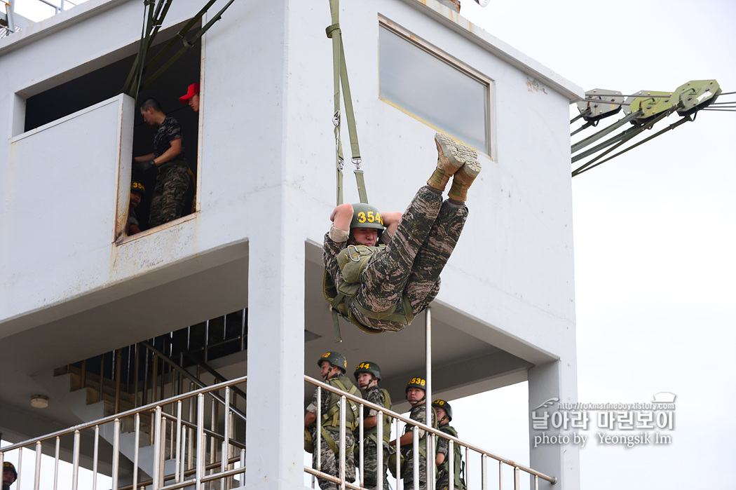 해병대 신병 1260기 3교육대 4주차 공수기초 사진 임영식 5_1076.jpg