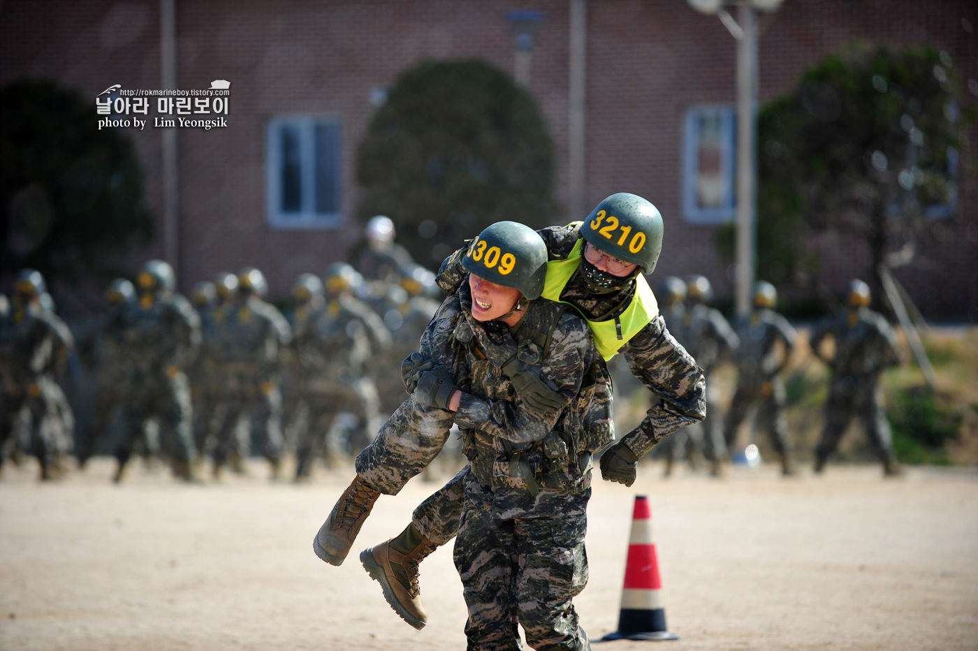 해병대 신병 1256기 2주차 3교육대 전투체력 3_0390.jpg