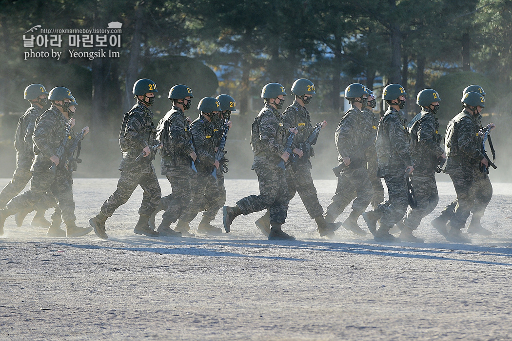 해병대 신병 1263기 2교육대 4주차 집총체조_9982.jpg