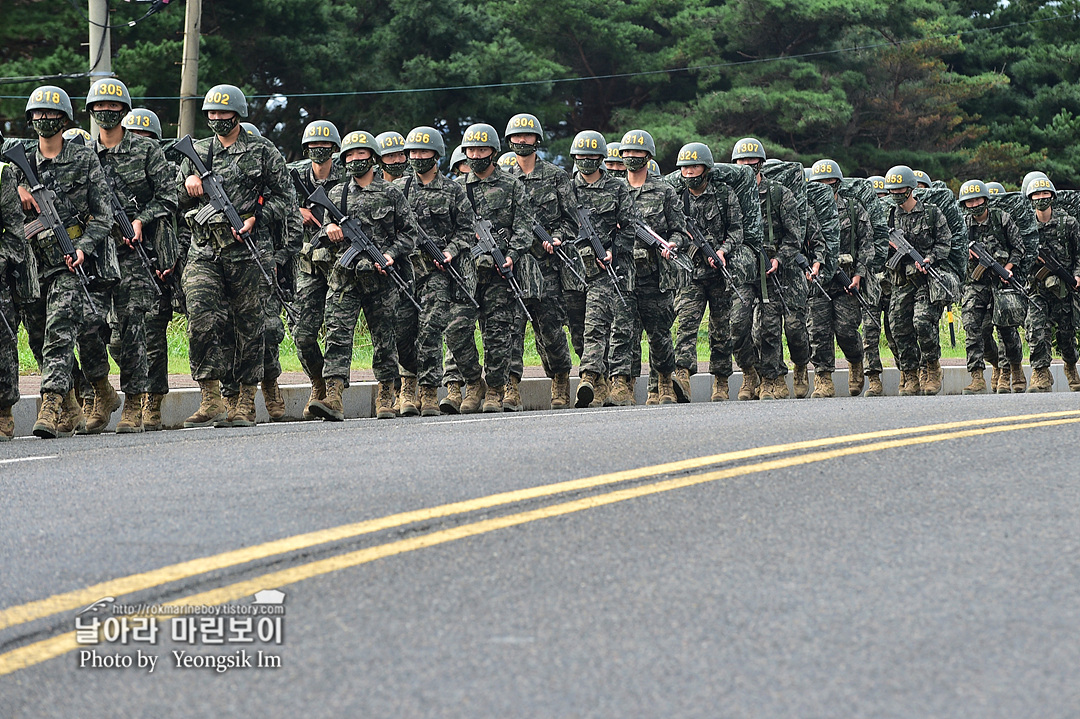 해병대 신병 1261기 빨간명찰수여식_8763.jpg