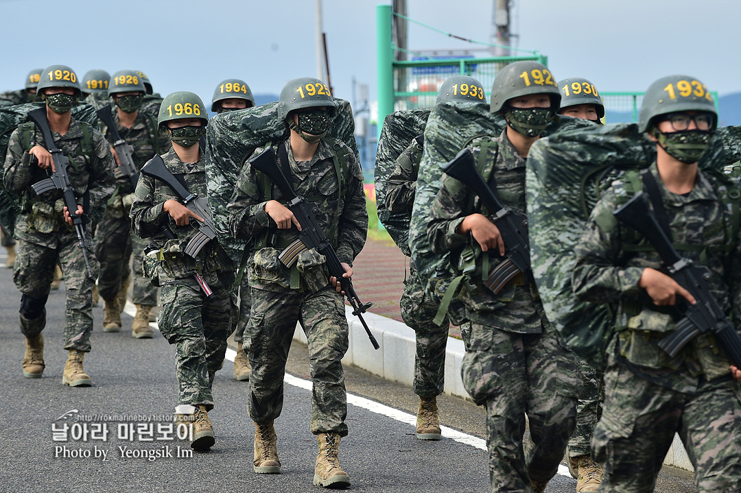 해병대 신병 1261기 빨간명찰수여식_8780.jpg