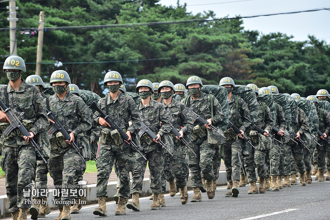 해병대 신병 1261기 빨간명찰수여식_8758.jpg