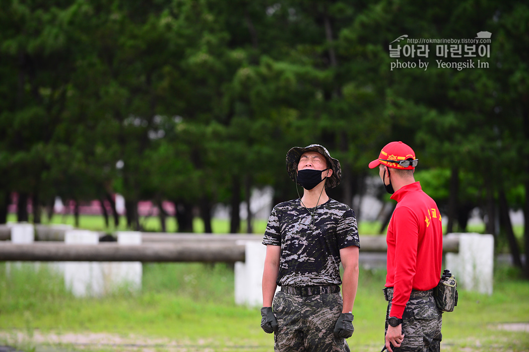 해병대 신병 1260기 5교육대 4주차 목봉장애물 사진 임영식 0_1422.jpg