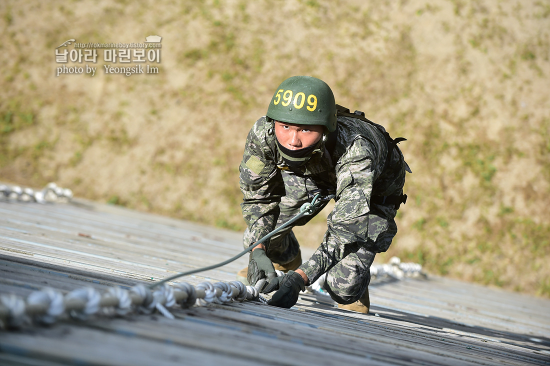 해병대 신병 1260기 5교육대 극기주 유격 9_0487.jpg