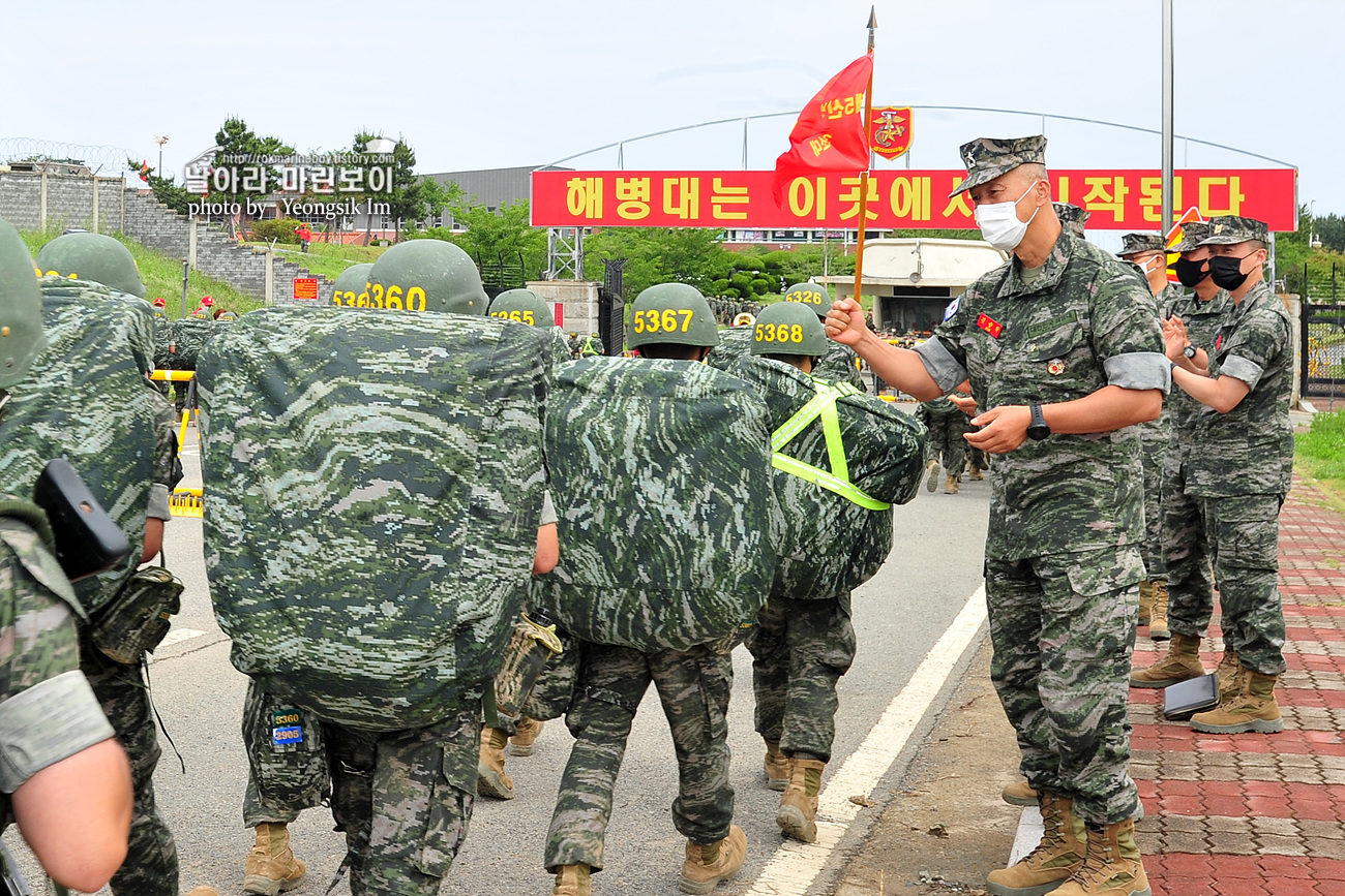 해병대 신병 1258기 극기주 삘긴명찰 여식_6804.jpg