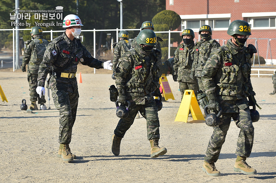 해병대 신병 1264기 3교육대 6주차 전투체력1_5618.jpg