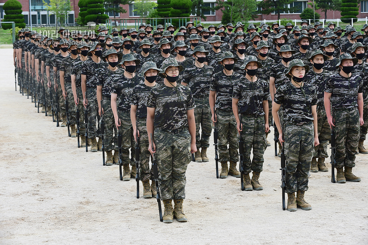 해병대 신병 1259기 2교육대 제식훈련 사진 임영식작가_2019_1900.jpg