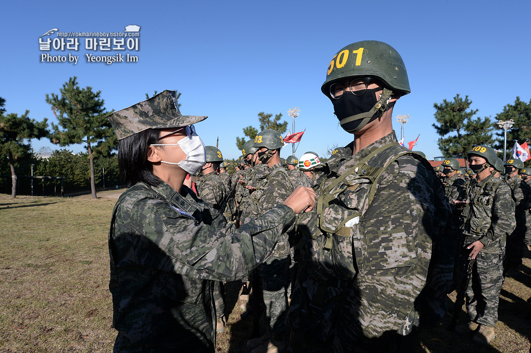 해병대 신병 1262기 3 빨간명찰수여식_8034.jpg